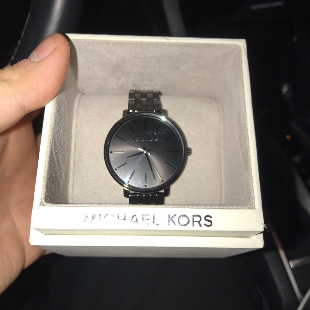 Mk watch - Picture 2 of 3